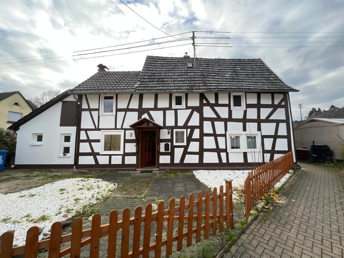 300 Jahre Altes Renoviertes Fachwerkhaus Holiday home Peterslahr