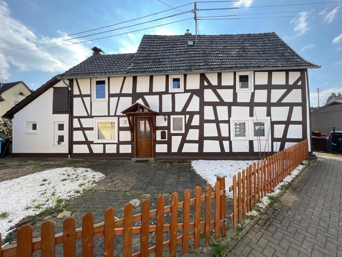 300 Jahre Altes Renoviertes Fachwerkhaus Peterslahr